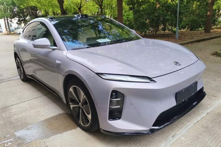 Used Nio ET5 2025 75 kWh Front Right 45 Deg