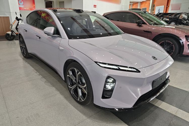 Used Nio ET5 2025 100 kWh Front Right 45 Deg