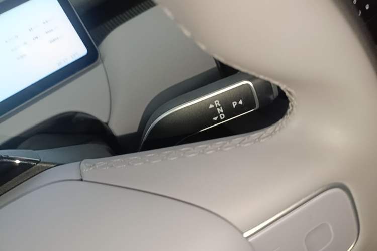 Used Nio ET5 2025 75 kWh Gear Lever