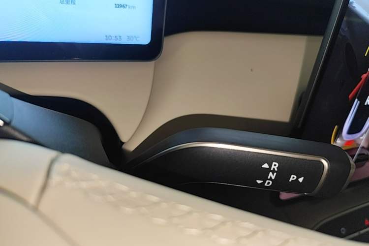 Used Nio ET5 2025 75 kWh Gear Lever