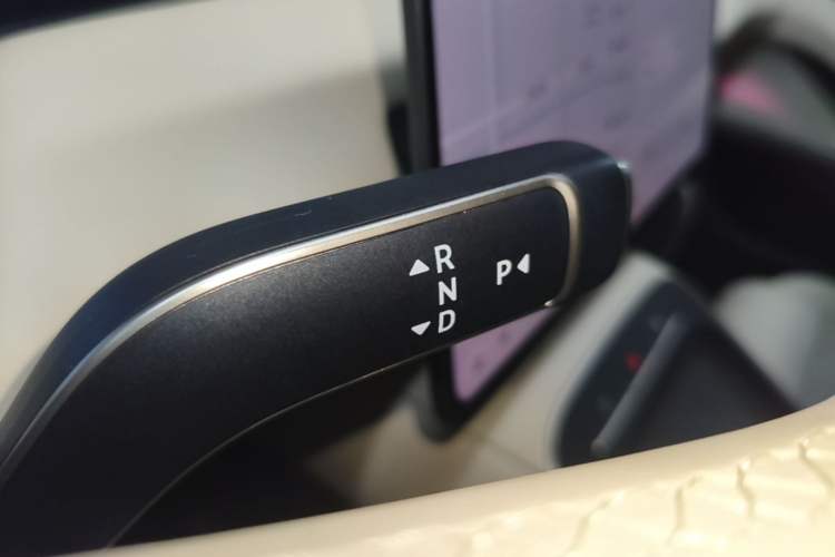 Used Nio ET5 2025 75 kWh Gear Lever