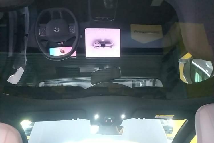 Used Nio ET5 2025 75 kWh Headliner