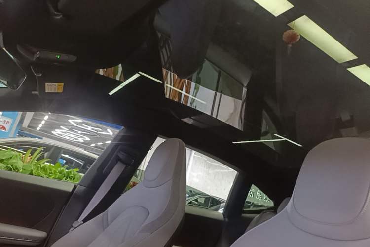Used Nio ET5 2025 75 kWh Headliner