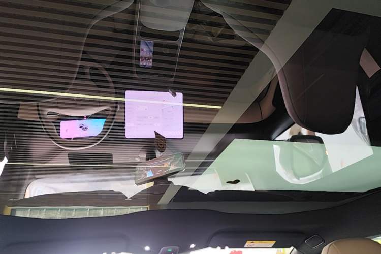 Used Nio ET5 2025 75 kWh Headliner