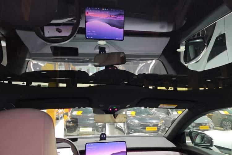 Used Nio ET5 2025 75 kWh Headliner
