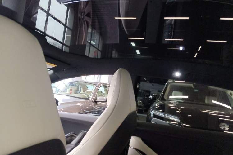Used Nio ET5 2025 75 kWh Headliner