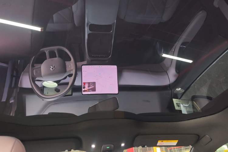 Used Nio ET5 2025 75 kWh Headliner