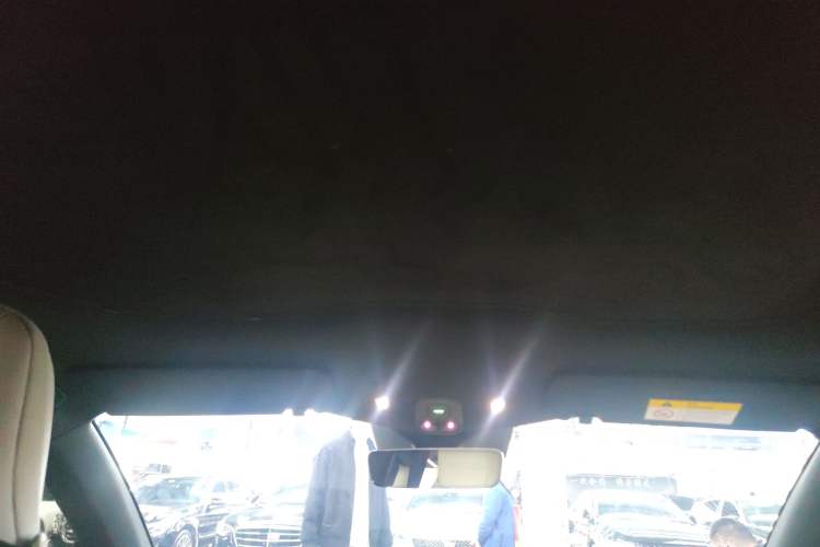 Used Nio ET5 2025 75 kWh Headliner