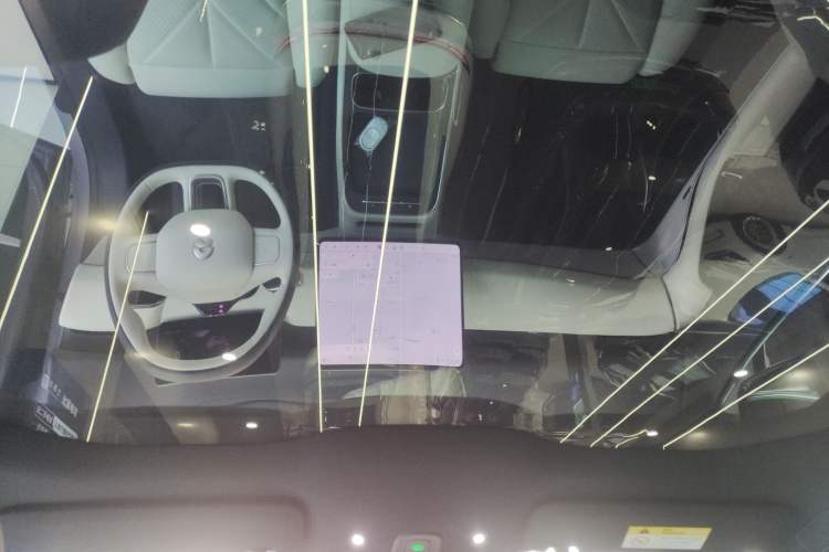 Used Nio ET5 2025 75 kWh Headliner