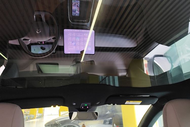 Used Nio ET5 2025 75 kWh Headliner