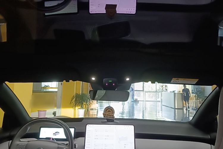 Used Nio ET5 2025 75 kWh Headliner