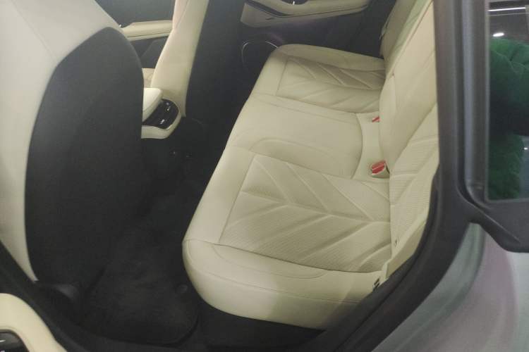 Used Nio ET5 2025 75 kWh Interior 2