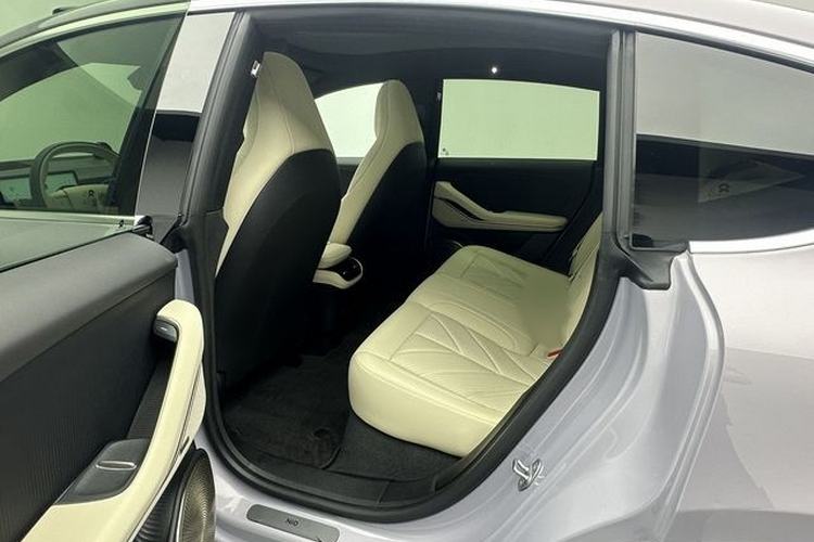 Used Nio ET5 2025 75 kWh Interior 2