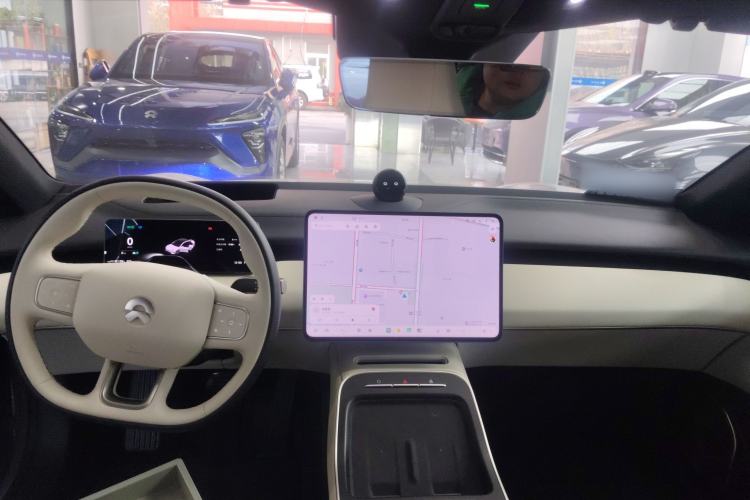 Used Nio ET5 2025 75 kWh Interior 3