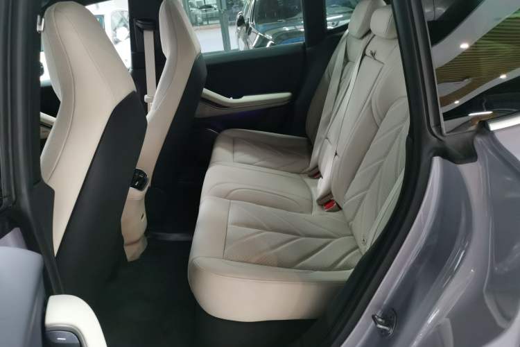 Used Nio ET5 2025 75 kWh Interior 4