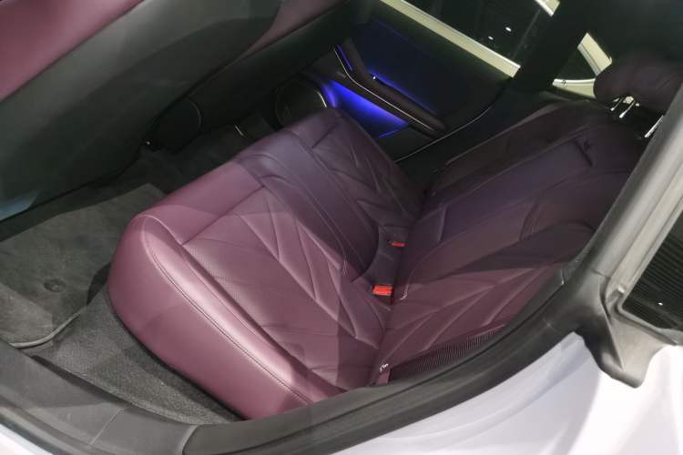 Used Nio ET5 2025 75 kWh Interior 4