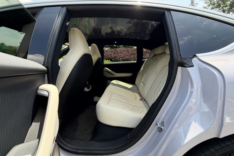 Used Nio ET5 2025 75 kWh Interior 4
