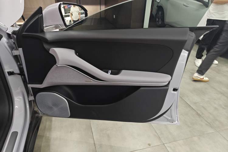 Used Nio ET5 2025 75 kWh Interior 5