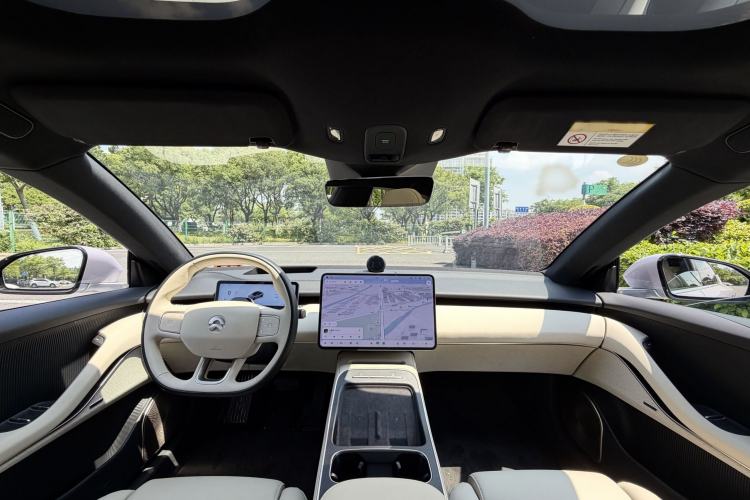 Used Nio ET5 2025 75 kWh Interior 7
