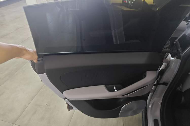 Used Nio ET5 2025 75 kWh Interior 8