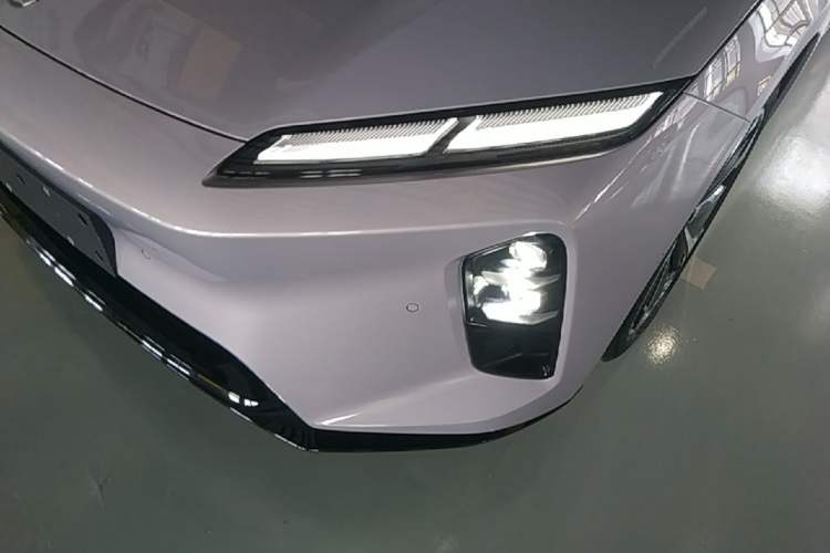 Used Nio ET5 2025 75 kWh Left Front Headlight