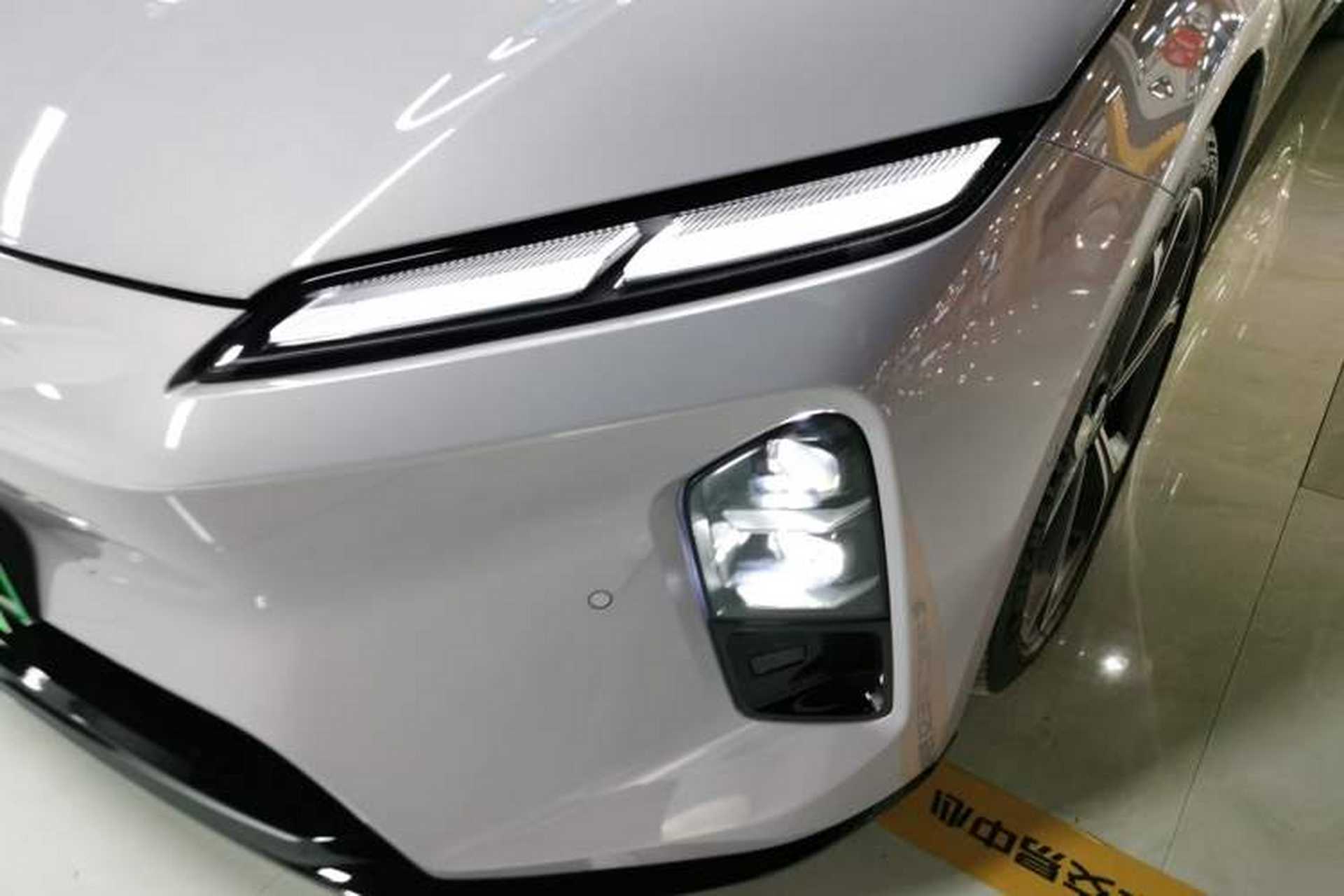 Used Nio ET5 2025 75 kWh Left Front Headlight