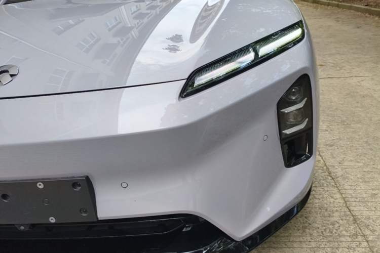 Used Nio ET5 2025 75 kWh Left Front Headlight