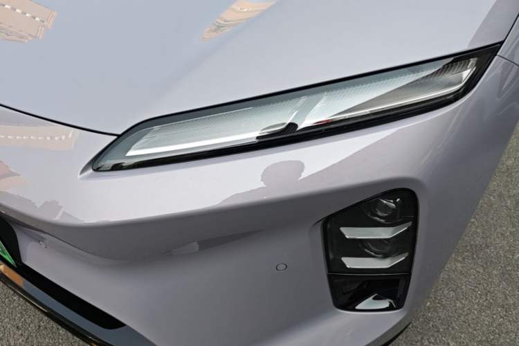 Used Nio ET5 2025 75 kWh Left Front Headlight