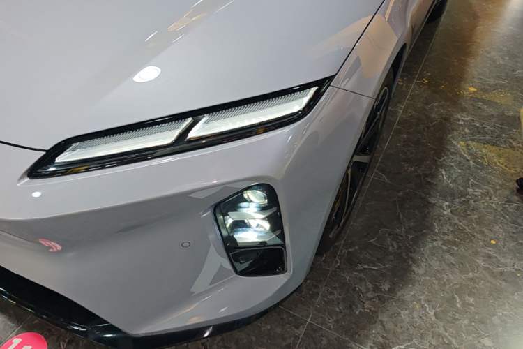 Used Nio ET5 2025 75 kWh Left Front Headlight