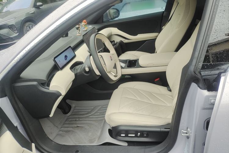 Used Nio ET5 2025 75 kWh Left Front Seat