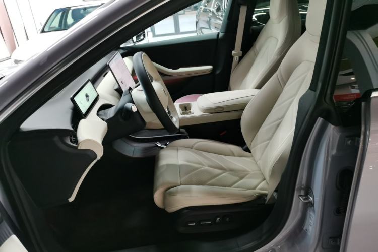 Used Nio ET5 2025 75 kWh Left Front Seat