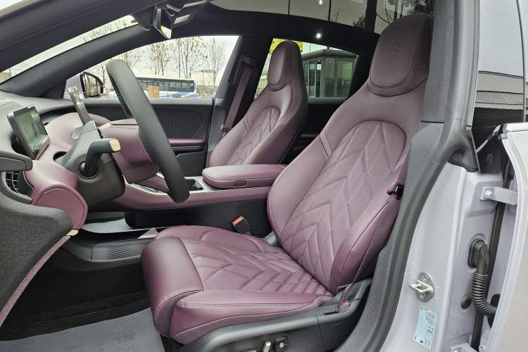 Used Nio ET5 2025 75 kWh Left Front Seat