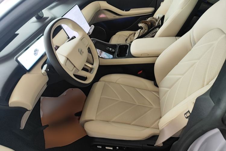Used Nio ET5 2025 75 kWh Left Front Seat