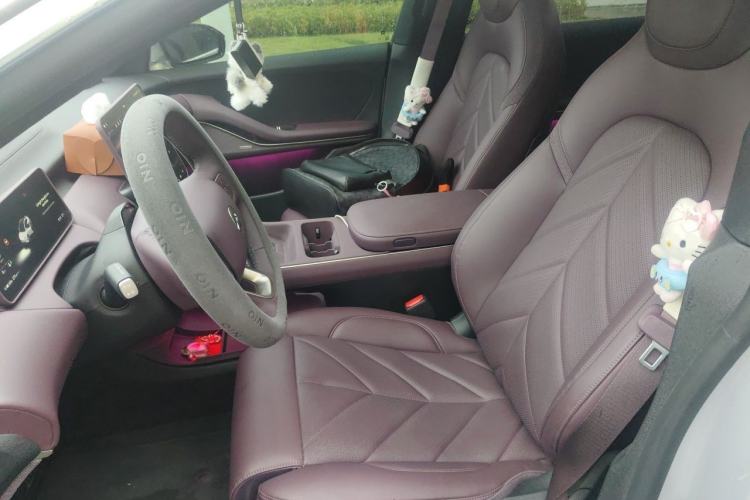 Used Nio ET5 2025 75 kWh Left Front Seat