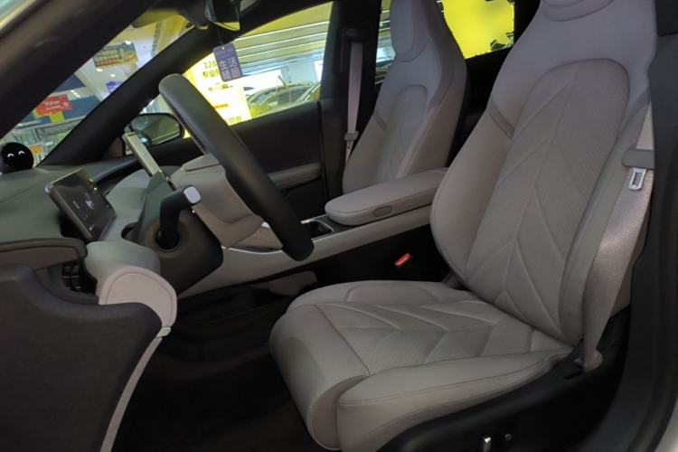 Used Nio ET5 2025 75 kWh Left Front Seat