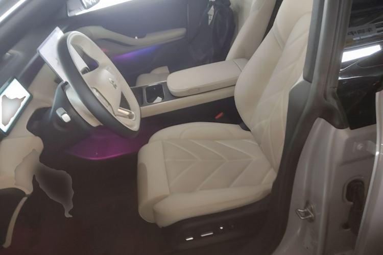 Used Nio ET5 2025 75 kWh Left Front Seat