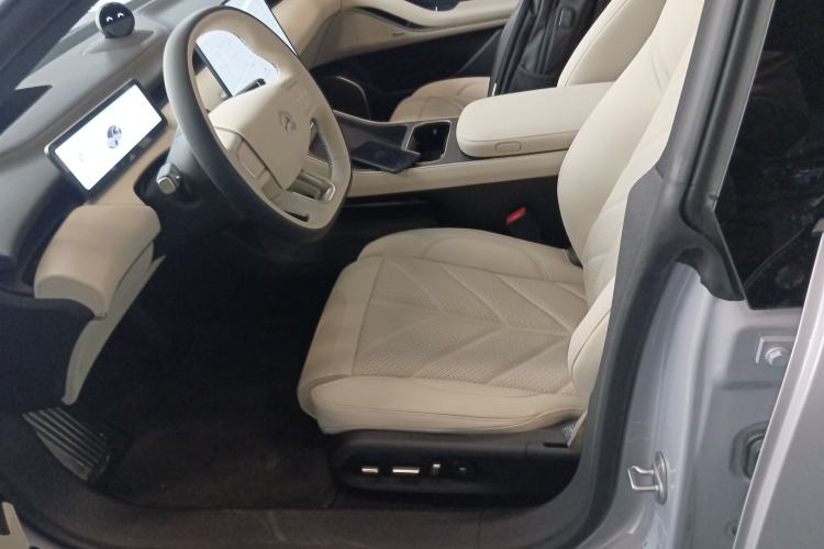 Used Nio ET5 2025 75 kWh Left Front Seat