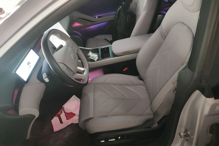 Used Nio ET5 2025 75 kWh Left Front Seat