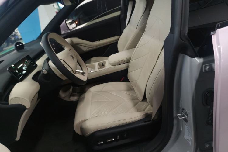 Used Nio ET5 2025 75 kWh Left Front Seat