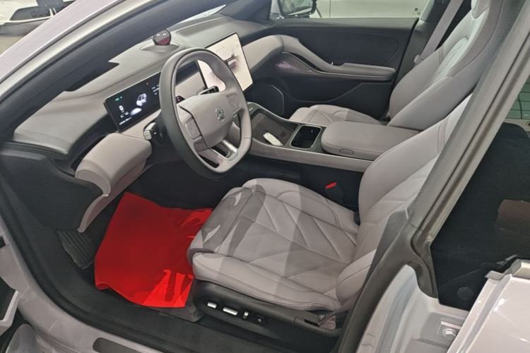 Used Nio ET5 2025 100 kWh Left Front Seat