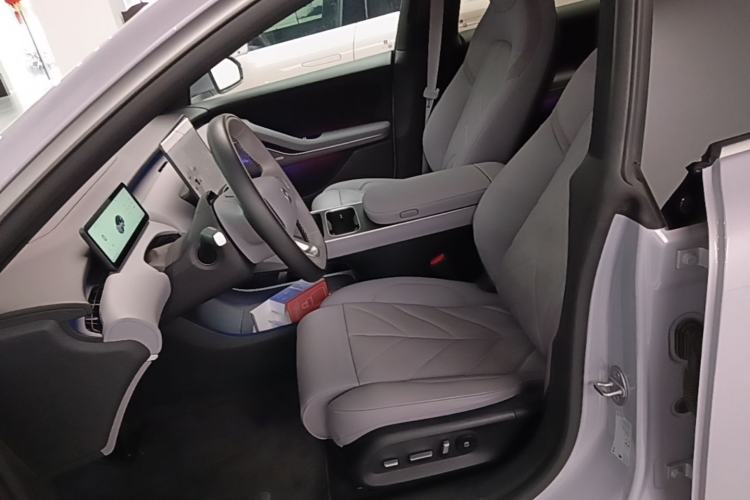 Used Nio ET5 2025 75 kWh Left Front Seat