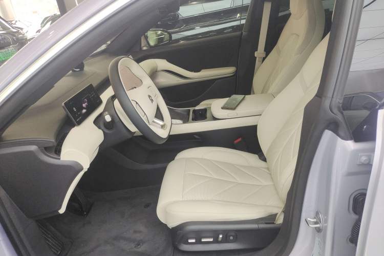 Used Nio ET5 2025 75 kWh Left Front Seat