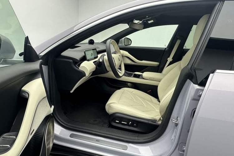 Used Nio ET5 2025 75 kWh Left Front Seat