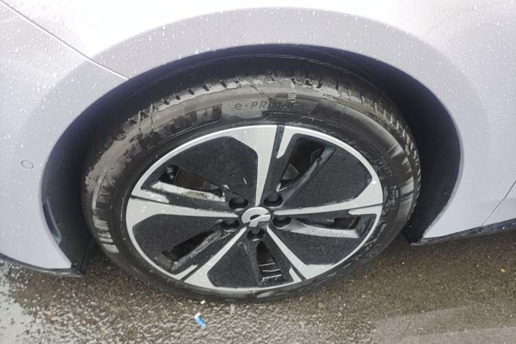 Used Nio ET5 2025 75 kWh Left Front Wheel Hub