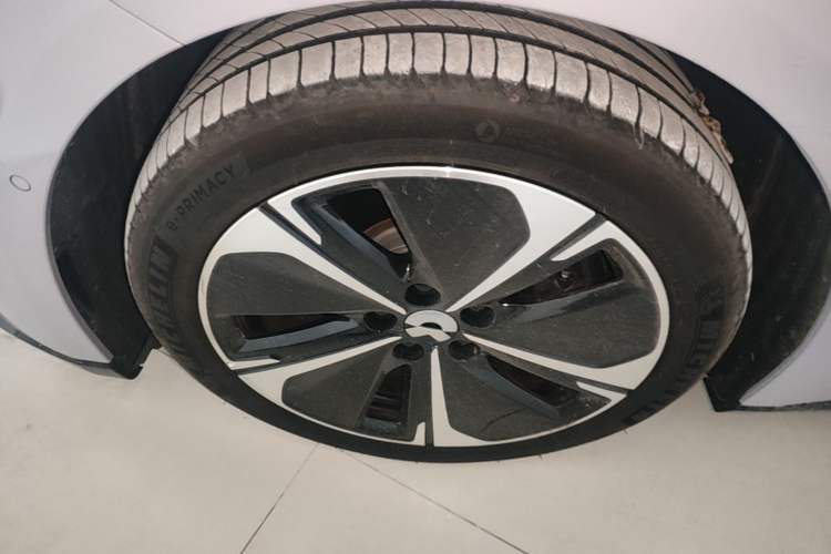 Used Nio ET5 2025 75 kWh Left Front Wheel Hub