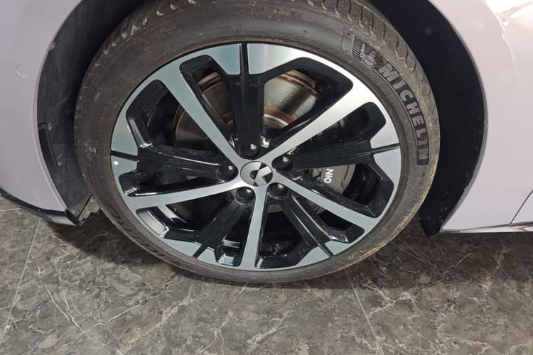 Used Nio ET5 2025 75 kWh Left Front Wheel Hub
