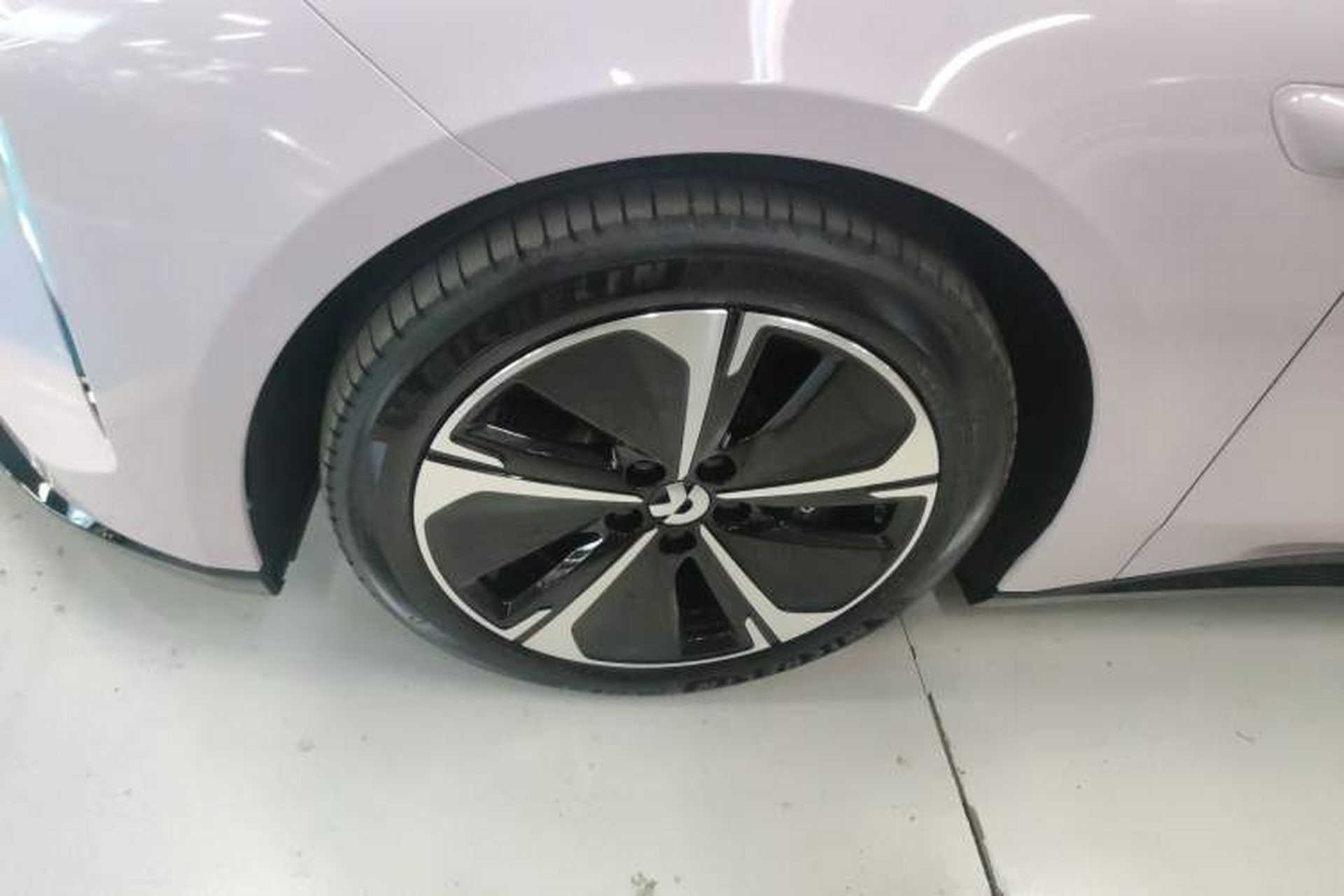 Used Nio ET5 2025 75 kWh Left Front Wheel Hub