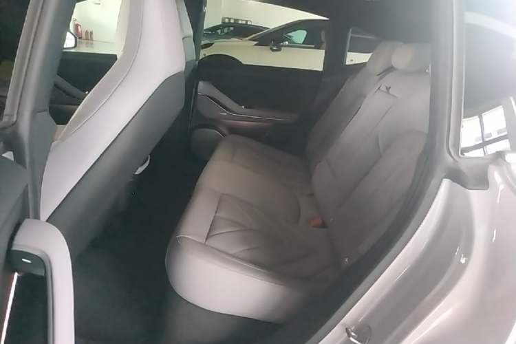 Used Nio ET5 2025 75 kWh Left Rear Seat