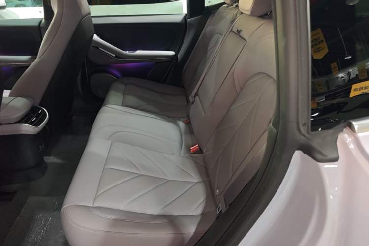 Used Nio ET5 2025 75 kWh Left Rear Seat
