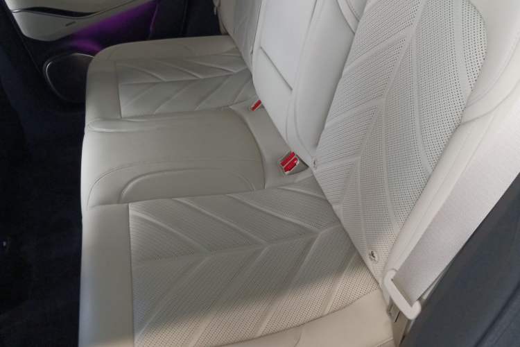 Used Nio ET5 2025 75 kWh Left Rear Seat